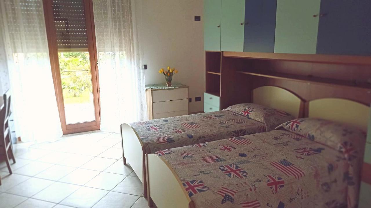 Ferienwohnung Il Tulipano San Bartolomeo Al Mare Exterior foto
