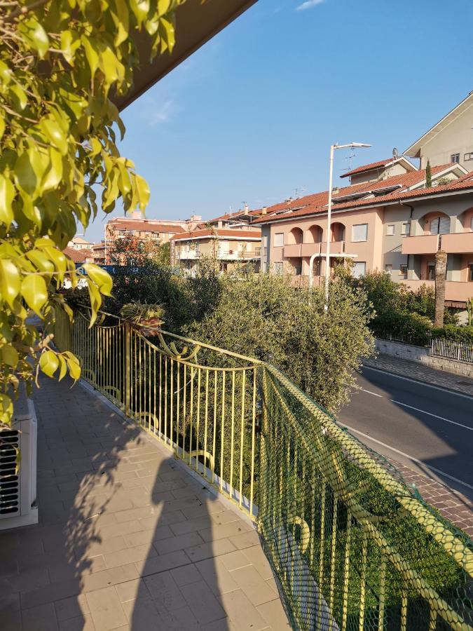 Ferienwohnung Il Tulipano San Bartolomeo Al Mare Exterior foto