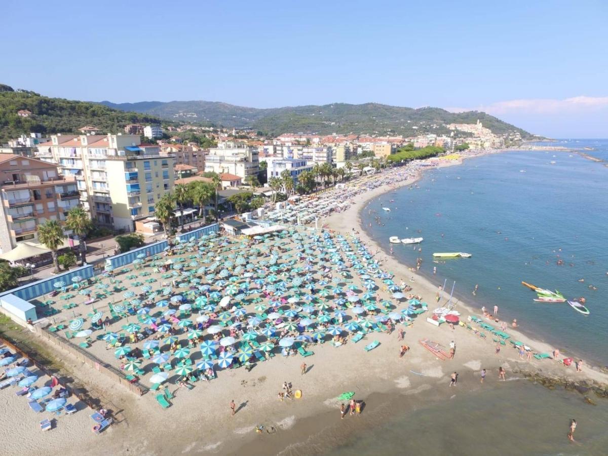 Ferienwohnung Il Tulipano San Bartolomeo Al Mare Exterior foto